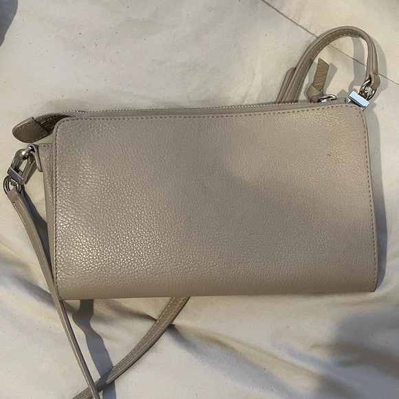 Tory Burch cross body purse 🩶 - Picture 3 of 5